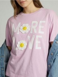 Bawełniana koszulka z aplikacją 3D - fioletowy. Fioletowe t-shirty damskie Sinsay, l, z aplikacjami, z bawełny, bez kołnierzyka. Za 29.99 zł.