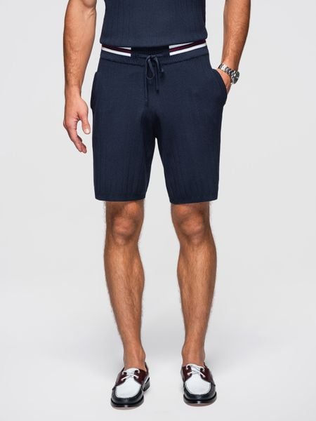 Strukturalne wiskozowe szorty męskie REGULAR - granatowe V2. Niebieskie szorty męskie Ombre Clothing, m, bez wzorów, z dzianiny, biznesowe. Za 249.99 zł.