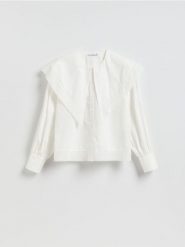 Koszula z dekoracyjnym kołnierzem - biały. Białe koszule damskie Reserved, l, bez wzorów, z bawełny, bez kołnierzyka, bez ramiączek. Za 139.99 zł.