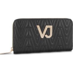 Duży Portfel Damski VERSACE JEANS - E3VSBPI1 70784 899. Portfele damskie marki Versace Jeans. W wyprzedaży za 259.00 zł.