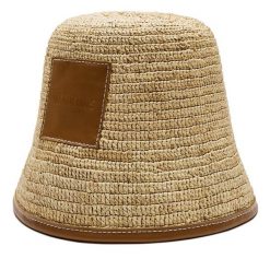 Kapelusz JACQUEMUS. Brązowe czapki i kapelusze damskie JACQUEMUS, bez wzorów. Za 1,389.00 zł.