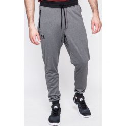 Under Armour - Spodnie Sportstle. Spodnie sportowe męskie marki Under Armour. Za 229.90 zł.