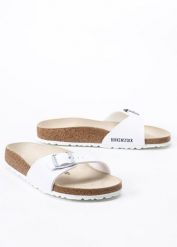 Klapki damskie Birkenstock Madrid BF (40733). Białe klapki damskie Birkenstock, bez wzorów. Za 319.99 zł.