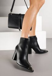 Czarne Botki na Słupkowym Obcasie z Metaliczną Aplikacją na Nosku Rilissea. Czarne botki damskie Renee, z jeansu, eleganckie, bez obcasa, na obcasie, bez zapięcia. Za 149.99 zł.