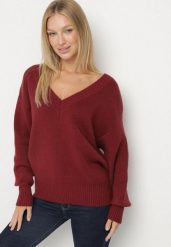 Bordowy Sweter z Kaszmirem z Dekoltem w Serek Plenae. Czerwone swetry damskie Born2be, uniwersalny, bez wzorów, z kaszmiru, eleganckie, bez kołnierzyka, bez ramiączek, bez kaptura. Za 129.99 zł.