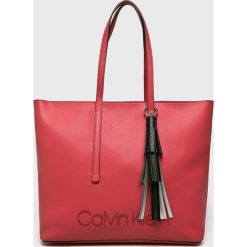 Calvin Klein - Torebka Pop. Torby na ramię damskie marki Calvin Klein. W wyprzedaży za 499.90 zł.