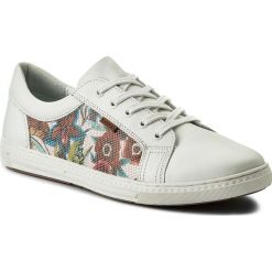 Półbuty LASOCKI WI12-CHERRY-13. Czerwone półbuty damskie Lasocki, bez wzorów, z nubiku, bez obcasa, bez zapięcia. W wyprzedaży za 99.99 zł.