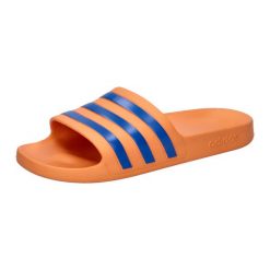 Buty do stepowania adidas Adilette Aqua. Brązowe klapki damskie Adidas, bez wzorów, eleganckie, bez obcasa. Za 173.00 zł.