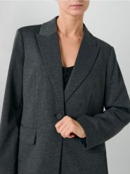 Taliowany żakiet - szary. Szare żakiety damskie Sinsay, l, bez wzorów. Za 79.99 zł.