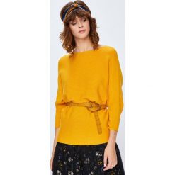 Medicine - Sweter Basic. Pomarańczowe swetry damskie MEDICINE, z dzianiny, z okrągłym kołnierzem. W wyprzedaży za 71.90 zł.