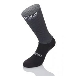 Skarpetki Mb Wear Aero Dry H20. Czarne skarpety męskie MB WEAR, bez wzorów, z lycry. Za 130.00 zł.