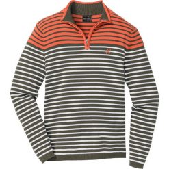 Sweter ze stójką w paski, z bawełny z recyclingu bonprix ciemnooliwkowo-ciemnopomarańczowo-biel wełny w paski. Swetry przez głowę męskie marki Giacomo Conti. Za 74.99 zł.