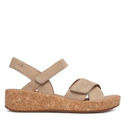 Sandały Josef Seibel. Białe sandały damskie Josef Seibel, bez wzorów, bez obcasa, na koturnie, bez zapięcia. Za 439.99 zł.
