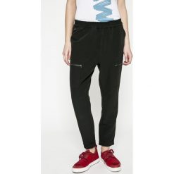 G-Star Raw - Spodnie. Legginsy damskie marki G-Star Raw. W wyprzedaży za 299.90 zł.