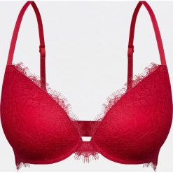 Koronkowy biustonosz push up - Czerwony. Biustonosze marki bonprix. Za 59.99 zł.