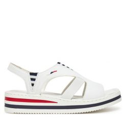Sandały Rieker. Białe sandały damskie Rieker, bez wzorów, bez obcasa, na koturnie, bez zapięcia. Za 223.99 zł.