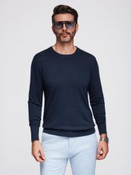 Męski sweter z okrągłym dekoltem z elastycznej dzianiny o klasycznym splocie - granatowy V1 - Rozmiar: M. Niebieskie swetry przez głowę męskie Ombre Clothing, m, bez wzorów, z dzianiny, bez kołnierzyka. W wyprzedaży za 142.49 zł.