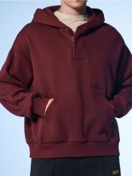 Bluza hoodie basic - bordowy. Czerwone bluzy męskie Sinsay, l, bez wzorów, bez kaptura. Za 69.99 zł.