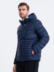 Kurtka męska pikowana z kapturem - granatowa V1. Niebieskie kurtki męskie Ombre Clothing, m, bez wzorów. W wyprzedaży za 99.99 zł.