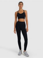4F Legginsy treningowe bezszwowe damskie - czarne XS/S. Czarne legginsy damskie 4f, l, bez wzorów, z dzianiny, z podwyższonym stanem, na fitness i siłownię. Za 129.99 zł.
