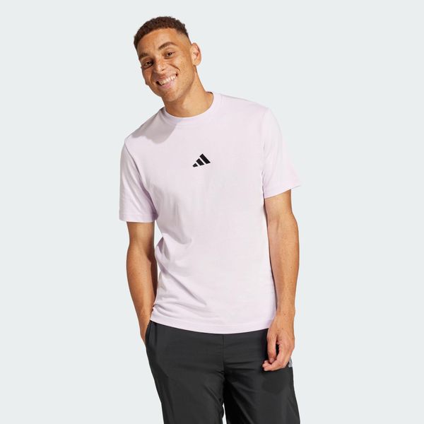 Koszulka Essentials Small Logo Single Jersey. Czarne buty sportowe męskie Adidas, uniwersalny, bez wzorów, z jersey, bez kołnierzyka, bez ramiączek, na fitness i siłownię. Za 89.99 zł.