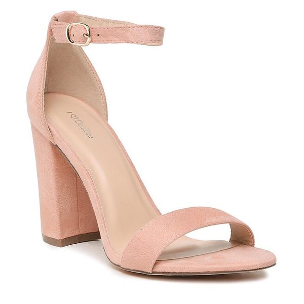 Sandały DeeZee. Czerwone klapki damskie DeeZee, bez wzorów, bez obcasa, na słupku, bez zapięcia. Za 69.99 zł.