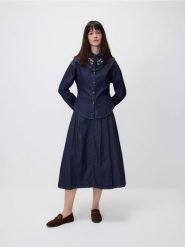 Jeansowa spódnica midi - granatowy. Niebieskie spódnice damskie Reserved, l, bez wzorów, z bawełny, midi, rozkloszowane. Za 179.99 zł.