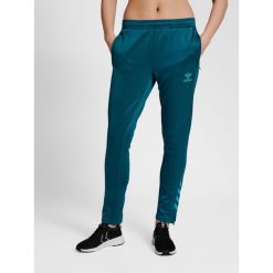 Damskie spodnie dresowe z poliestru Hummel Core Xk. Niebieskie spodnie dresowe damskie Hummel, l, bez wzorów, z dresówki, do biegania. Za 180.00 zł.
