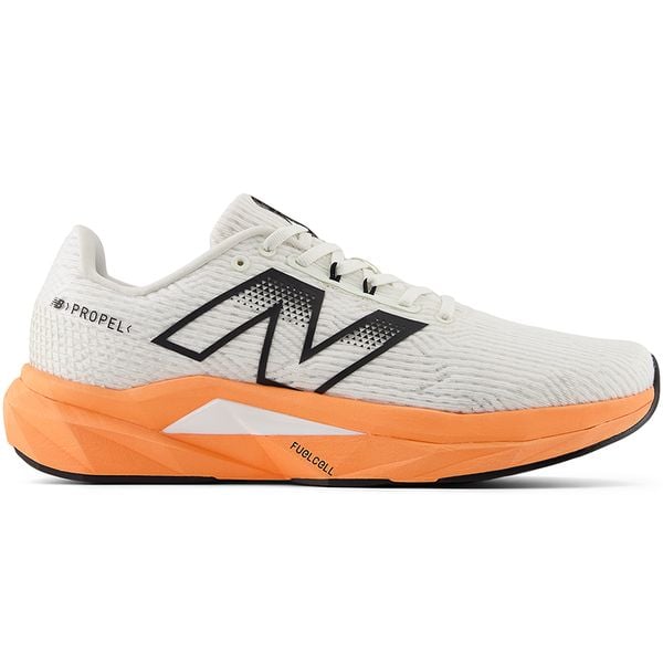 Buty męskie New Balance FuelCell Propel v5 MFCPRCG5 – pomarańczowe. Brązowe buty sportowe męskie New Balance, z gumy, bez zapięcia, do biegania. Za 399.99 zł.
