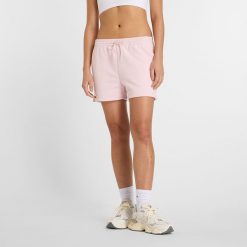 Spodenki damskie New Balance WS41500RSG – różowe. Czerwone szorty sportowe damskie New Balance, s, bez wzorów, z bawełny, klasyczne. Za 129.99 zł.