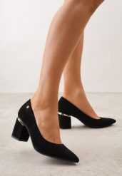 Czarne Czółenka na Słupku z Wkładką ze Skóry Naturalnej i Metaliczną Ozdobą Dynaste. Czarne czółenka damskie Renee, z aplikacjami, ze skóry, eleganckie, bez obcasa, na słupku, bez zapięcia. Za 119.99 zł.