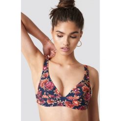 NA-KD Swimwear Góra bikini z szerokim paskiem - Blue,Multicolor. Bikini damskie marki NA-KD Swimwear. Za 80.95 zł.