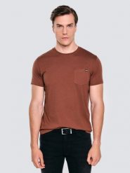 Koszulka męska z kieszonką brązowa Carbon 804. Brązowe t-shirty męskie Big Star, l, z aplikacjami, z bawełny, biznesowe, bez kołnierzyka. W wyprzedaży za 99.99 zł.