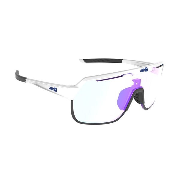 Okulary przeciwsłoneczne hydrofobowe fotochromowe CAT 1/3 AZR Kromic Victory RX. Białe okulary przeciwsłoneczne damskie AZR. Za 536.00 zł.