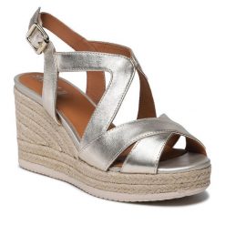 Espadryle Geox. Żółte klapki damskie Geox, bez wzorów, bez obcasa, bez zapięcia. Za 259.99 zł.