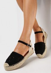 Czarne Espadryle na Grubej Podeszwie z Plecionki i Ażurowym Wzorem na Cholewce Astaria. Czarne espadryle damskie Born2be, w ażurowe wzory, boho, bez obcasa, bez zapięcia. Za 84.99 zł.