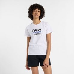 Koszulka damska New Balance WT51540WT – biała. Białe t-shirty damskie New Balance, s, bez wzorów, z bawełny, klasyczne, bez kołnierzyka. Za 119.99 zł.