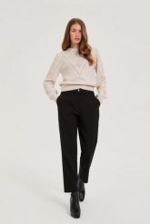 Gładkie spodnie czarne. Czarne spodnie materiałowe damskie MOODO, l, bez wzorów, z elastanu. Za 149.99 zł.