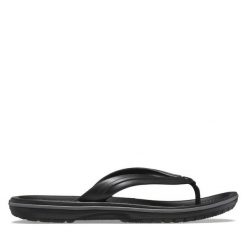 Japonki Crocs. Czarne klapki damskie Crocs, bez wzorów, bez obcasa. Za 119.99 zł.