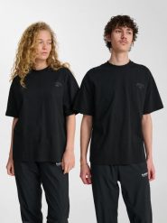 Koszulka Hummel Kick Off Club Loose. Czarne t-shirty damskie Hummel, m, bez wzorów, z bawełny, bez kołnierzyka. Za 132.00 zł.