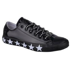 Buty do chodzenia damskie, Converse Chuck Taylor All Star Miley Cyrus. Czarne obuwie sportowe damskie Converse, bez wzorów, ze skóry ekologicznej, trekkingowe. Za 149.99 zł.