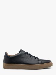 Granatowe buty typu trampki. Niebieskie półbuty na co dzień męskie Ryłko, ze skóry, sportowe, bez zapięcia. W wyprzedaży za 349.99 zł.