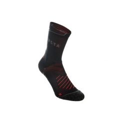 Skarpety R500 z silikonem. Czarne skarpety męskie KIPSTA. Za 24.99 zł.