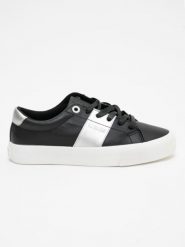 Sneakersy damskie w typie smart casual czarne JJ274360 906. Czarne obuwie sportowe damskie Big Star, z aplikacjami, z bawełny, trekkingowe. W wyprzedaży za 89.99 zł.