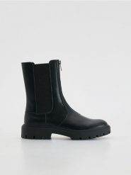 Botki z suwakiem - czarny. Czarne botki damskie Reserved, ze skóry, bez obcasa, bez zapięcia. Za 169.99 zł.