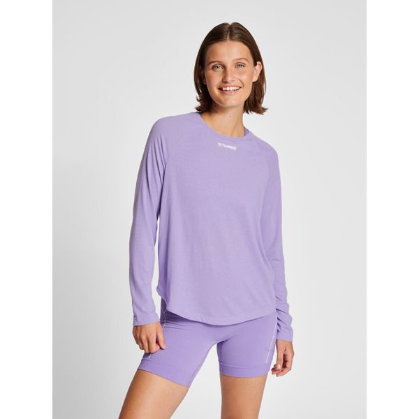 Damska koszulka z długim rękawem Hummel MT Vanja. Fioletowe t-shirty damskie Hummel, bez wzorów, sportowe, bez kołnierzyka. Za 161.50 zł.