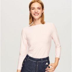 Sweter - Różowy. Swetry damskie marki Reserved. W wyprzedaży za 29.99 zł.