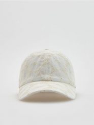 Czapka z haftem - złamana biel. Czapki i kapelusze damskie Reserved, bez wzorów. Za 69.99 zł.