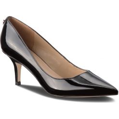 Szpilki GUESS - FLDE34 PAF08 BLACK. Czarne szpilki damskie Guess, ze skóry ekologicznej. Za 529.00 zł.