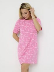Koszula nocna Hello Kitty - różowy. Czerwone koszule nocne damskie Sinsay, l, bez wzorów. W wyprzedaży za 35.99 zł.